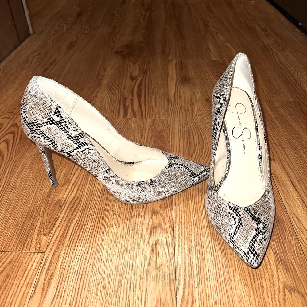 Size 9.5 Jessica Simpson Heels - Picture 1 of 1